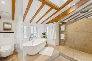 AAA Old Town Diamond Private Rooftop Terrace