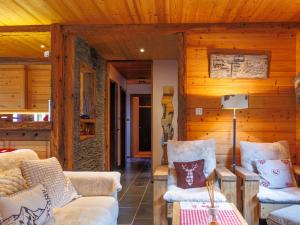 Chalet Le Bouquetin by Interhome