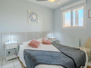 Apartment Les Hauts de la Corniche by Interhome