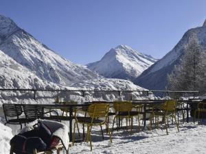 Apartment Waldhotel Fletschhorn Saas-Fee by Interhome