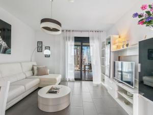 Apartment Oasis Beach II by Interhome