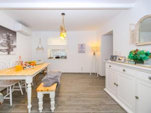 Holiday Home Ambi by Interhome