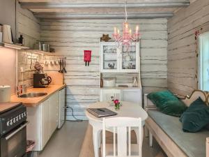 Holiday Home Den lilla röda stugan by Interhome