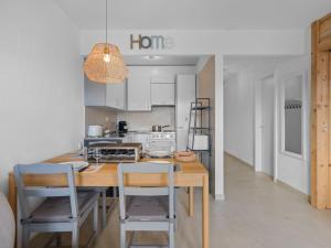 Apartment La Roseraie B 24 by Interhome