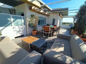 artQhost Costa Ballena Penthouse Ocean and Golf views & Free Parking