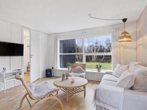 Holiday Home Elaina - 290m from the sea by Interhome