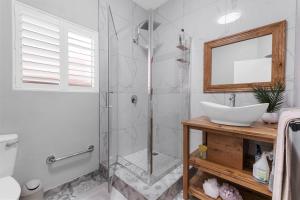 10 Gleneagles, Salt Rock