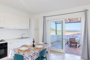 Ea Bianca 6 people Apartment with Sea View