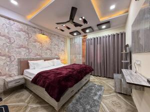 Homlee-Kashi-2BHK-Lift-Parking-3km KV Temple