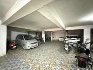 Homlee-Kashi-2BHK-Lift-Parking-3km KV Temple