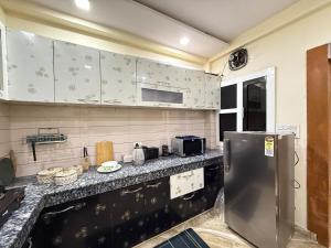 Homlee-Kashi-2BHK-Lift-Parking-3km KV Temple