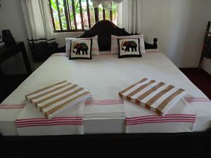 Meadow Cabanas