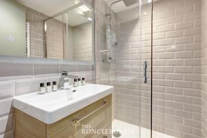 Elegant pied a terre proche de republique