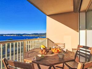 Apartment Baie du Soleil by Interhome