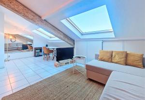 Nestor&Jeeves - L ESCURIAL - Central