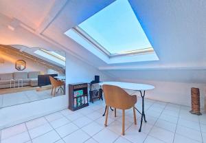 Nestor&Jeeves - L ESCURIAL - Central