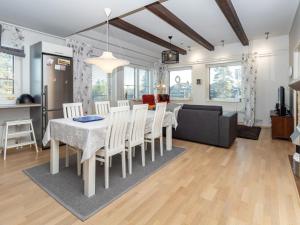 Holiday Home Kelotähti 1 a8 by Interhome