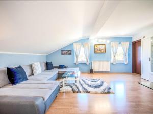 Apartment Sea View-3 by Interhome