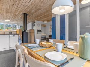 Holiday Home Catha - 200m from the sea by Interhome