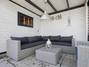 Holiday Home Zonneschijn by Interhome