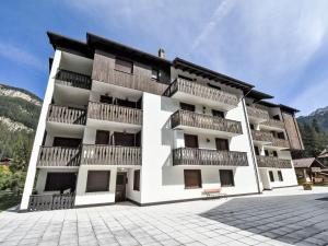 Apartment Des Alpes-19 by Interhome