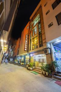 Hotel Opera Delhi Airport