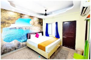 Hotel JK Seaside Inn Near Jagannath Temple - Fully Air Conditioning Deluxe Room - Free Wifie and Parking - Rooftop Sea View Hotel In Puri