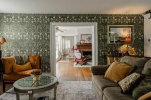 Historic Home near Stony Brook Village & Beach