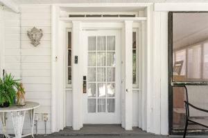 Historic Home near Stony Brook Village & Beach