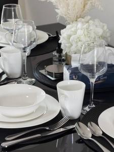 Self contained 1BR near Pinelands Centre