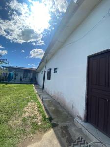 Kitnet na praia de coroados