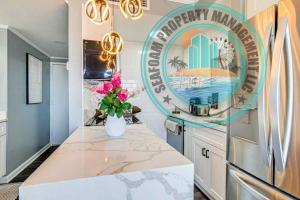 Sunset Lovers Escape Elegant Design Balcony Views