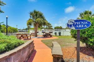 Sunset Lovers Escape Elegant Design Balcony Views