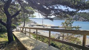 Cottage near the beach with guesthouse SE09165