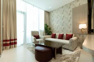 Stylish 1BR Residence in Binghatti Royale with Balcony