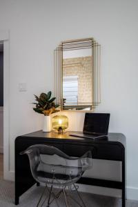 Stylish Houston Home with Outdoor Cinema