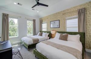 Stylish Houston Home with Outdoor Cinema