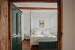 Ansitz Gurtenhof bei Meran, Apartments, Bett und bike Betrieb, eingezäunter Garten, Sauna, Eintritt ins Schwimmbad und Südtirol Pass