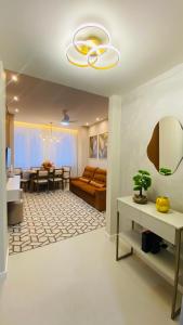 Apto Completo - 400mt da Praia - 2 Quartos - 2 Banheiros - Próx Copacabana Palace - 1 Vaga Estacionamento Somente Para Veiculo Pequeno e Medio