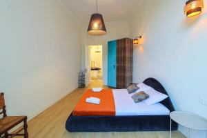 Tbilisi Gem 1BR Apt Historic Building - by Wehost