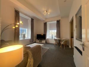 Ayr Cozy Corner Apartment