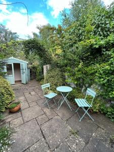 Charming 1 bed super central Terraced House