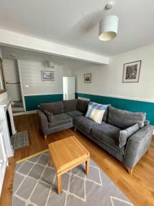 Charming 1 bed super central Terraced House