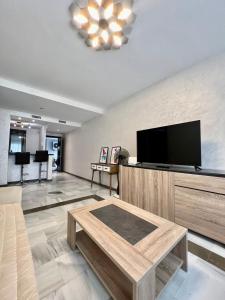 Marina Bay - Quiet and central with beach access