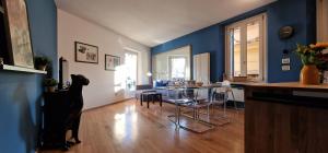 10 Piazza Erbe, Elegance in the Heart of Verona