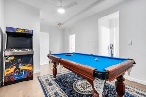 Group & Family 3BR with Game Room, Terrace & Parking
