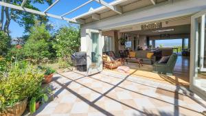 In Full View sleeps 10