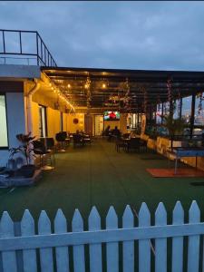 Modern 1BR Apartment