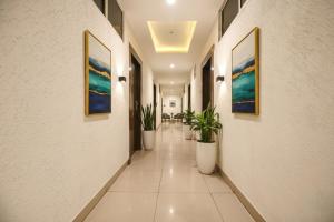 FabHotel Neena Palace