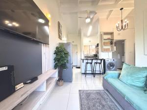 Salt Rock Ocean Breeze Suite - Sleeps 4